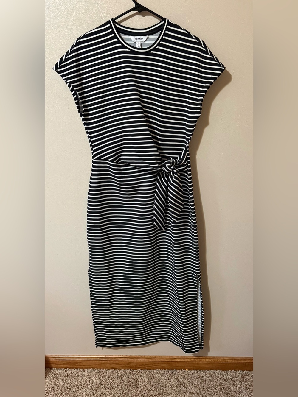 SPANX AirEssentials Tie Waist Maxi Dress Womens size small black & white striped
